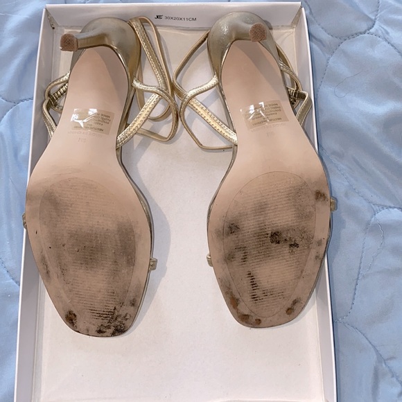 Metallic Gold strappy high heels - Picture 5 of 5